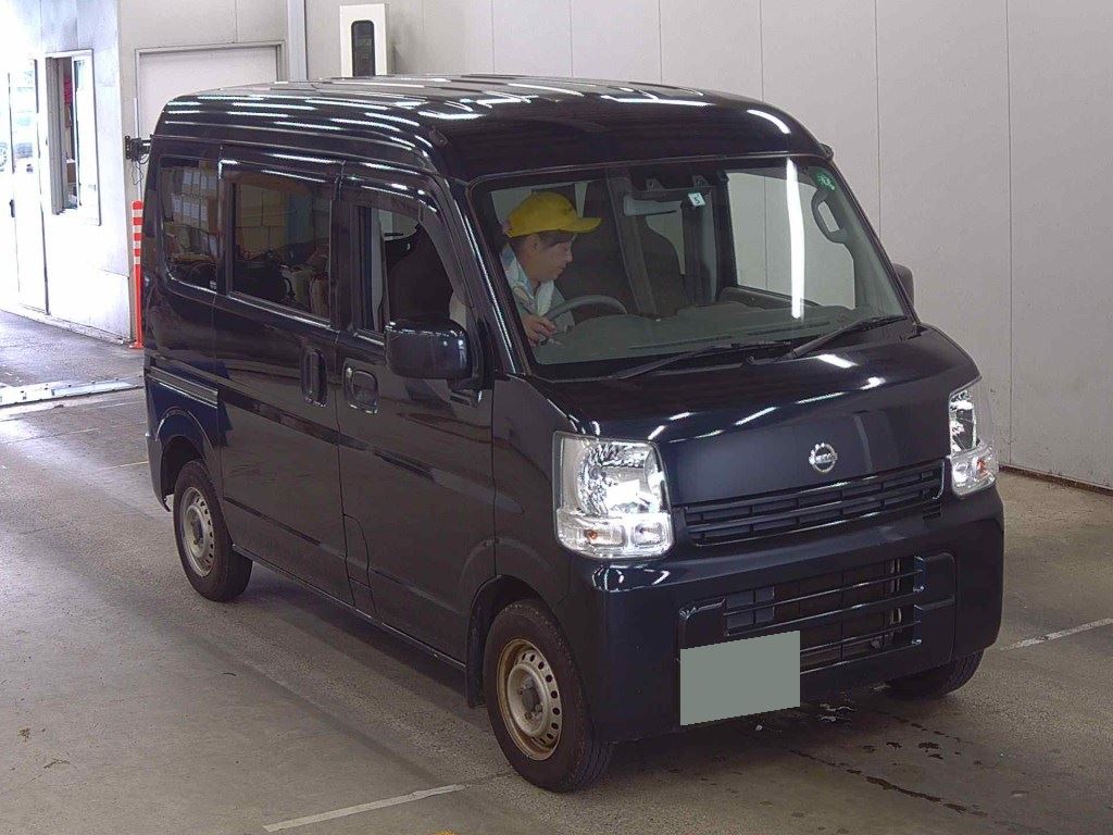 NISSAN CLIPPER VAN