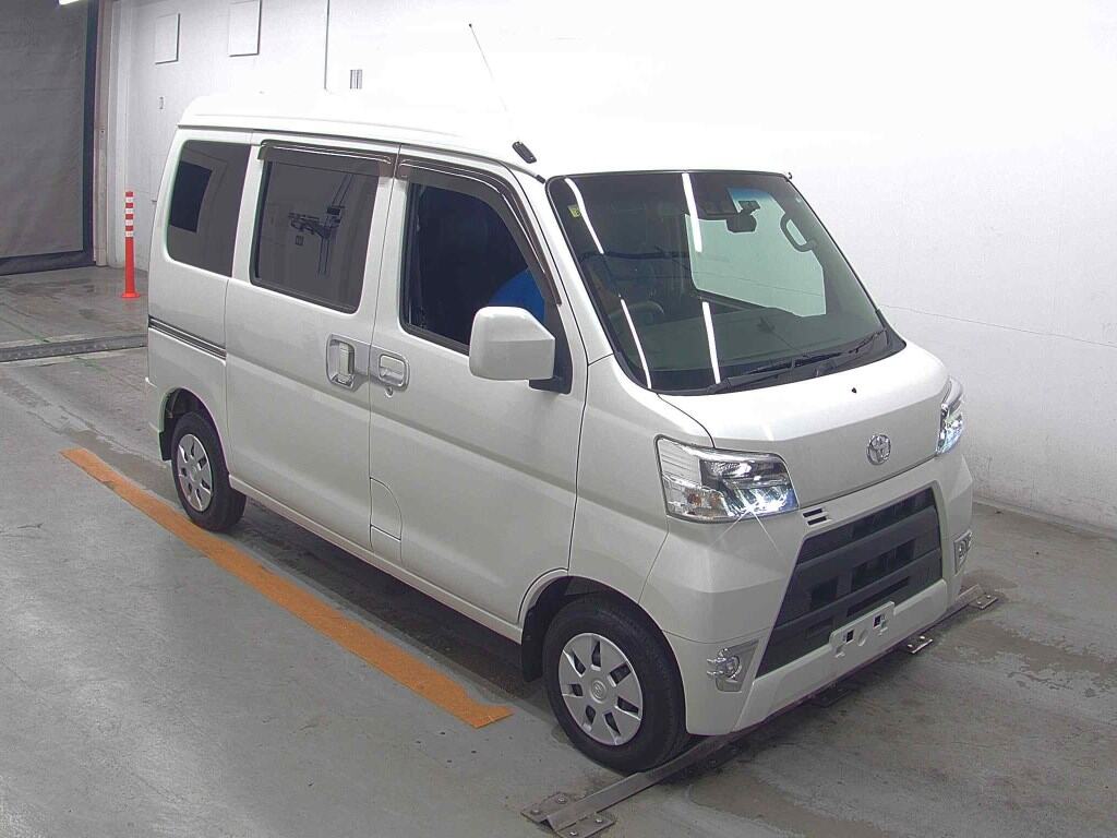 TOYOTA PIXIS VAN