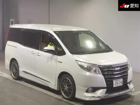 TOYOTA NOAH