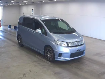 HONDA FREED SPIKE HYBRID
