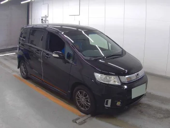 HONDA FREED SPIKE HYBRID