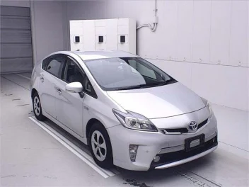 TOYOTA PRIUS PHV